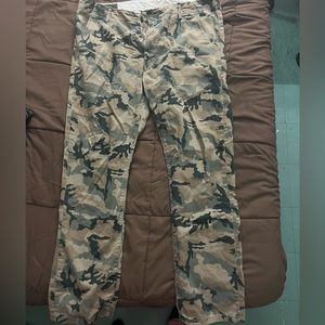 Levi Camo Pants